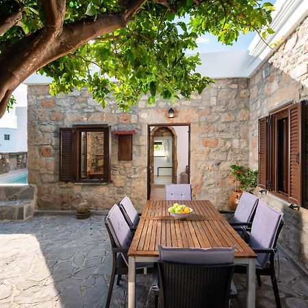 Villa Claudia In Lardos Bagian luar foto