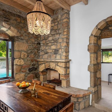 Villa Claudia In Lardos Bagian luar foto