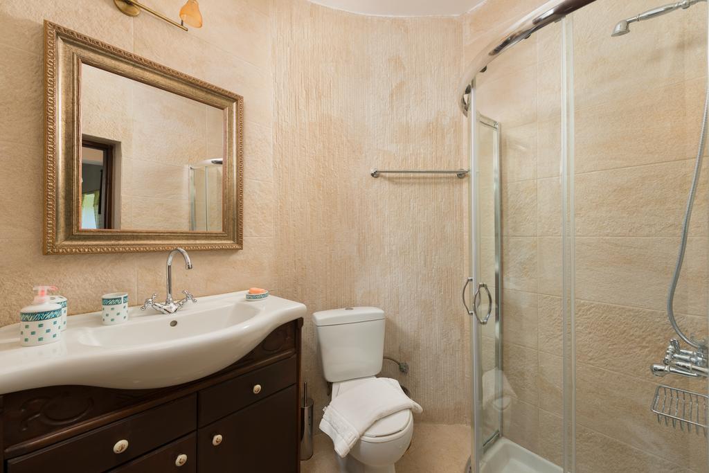 Villa Claudia In Lardos Bagian luar foto
